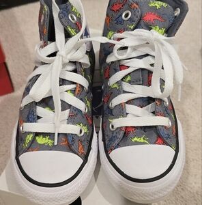 Playful Gray and Green Sneakers with Vibrant Design CONVERSE dino Like New!!